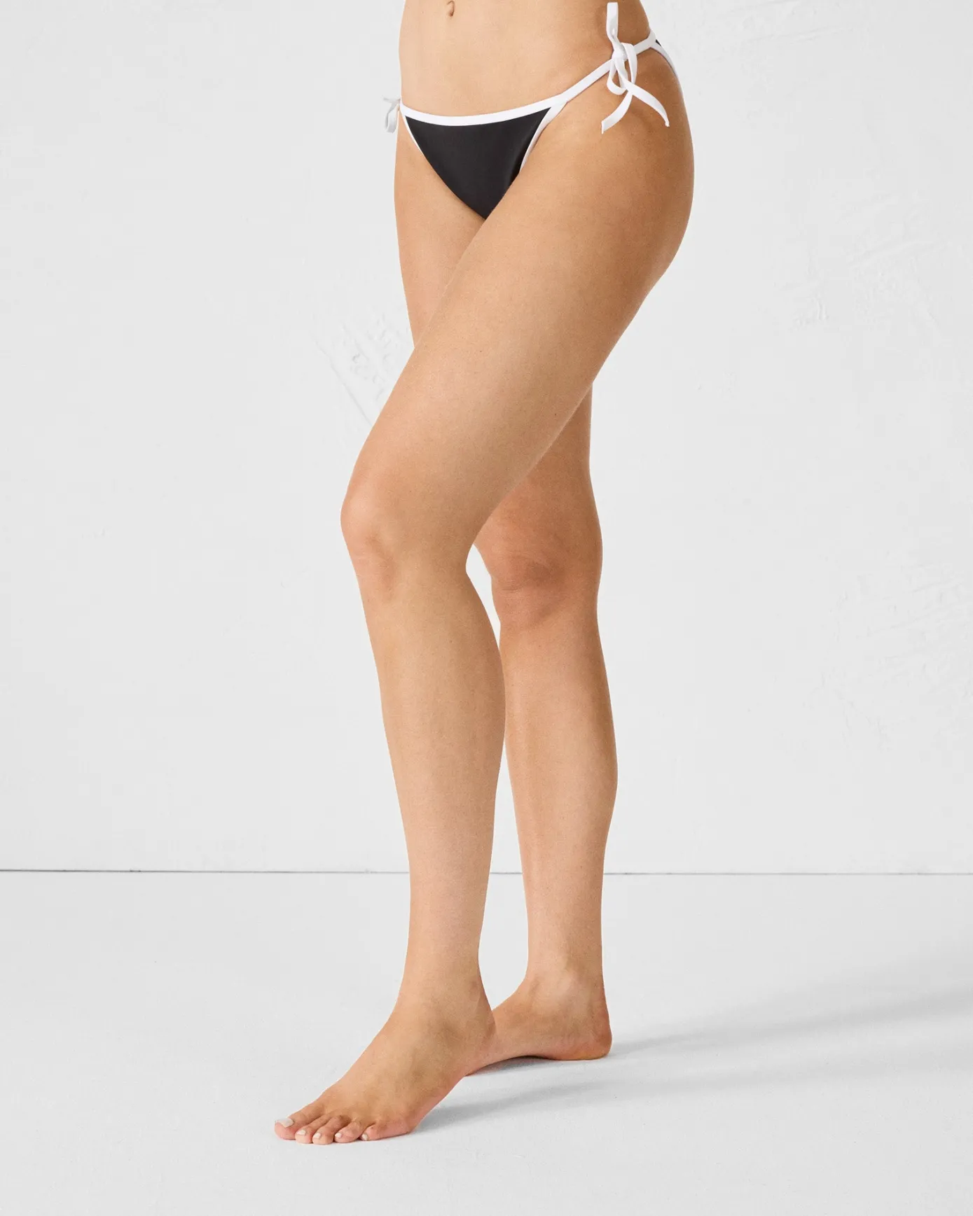 Bas de maillot de bain brésilien Noir/blanc Maddie bottom
