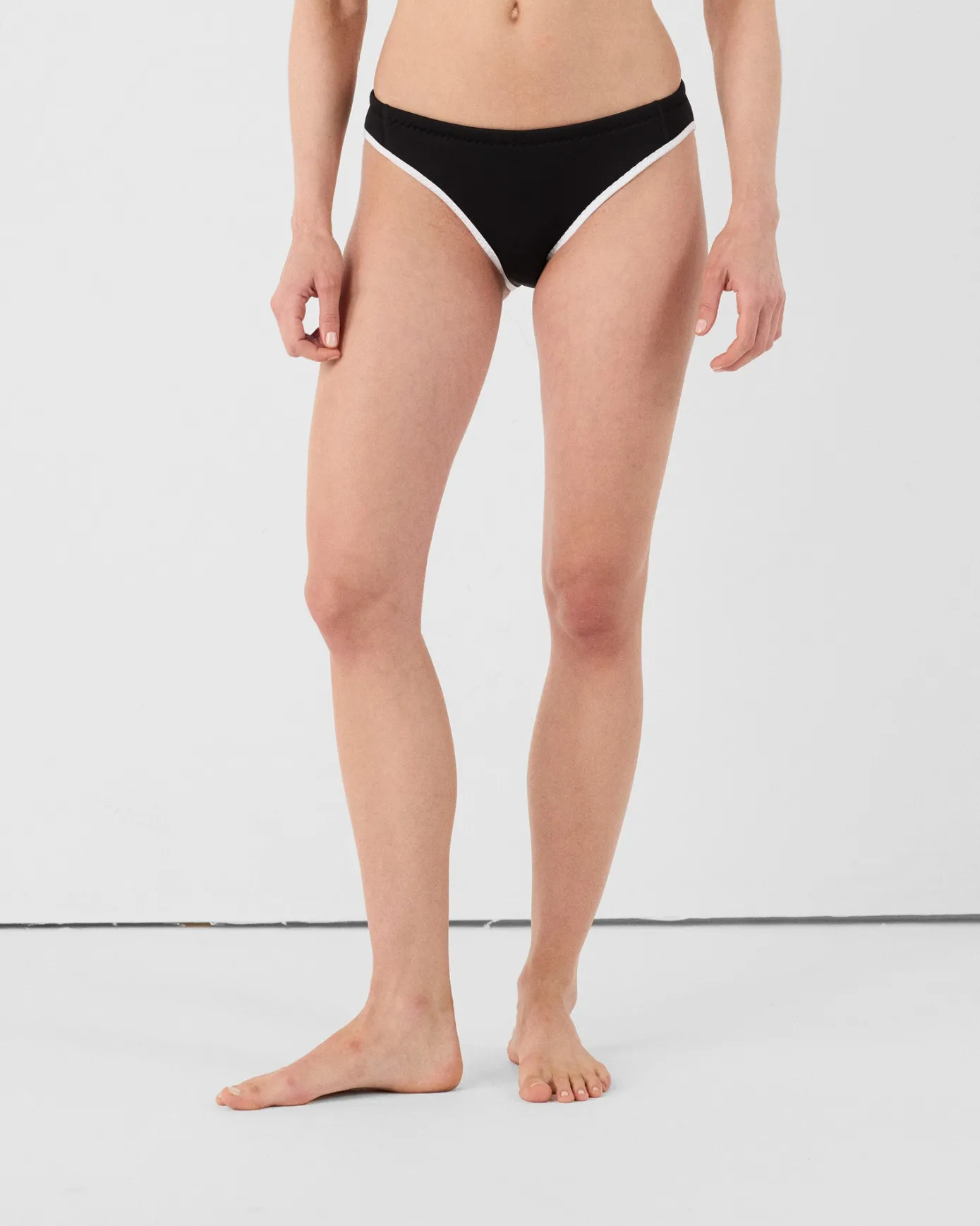 Bas de maillot de bain en néoprène Noir Jisoo bottom