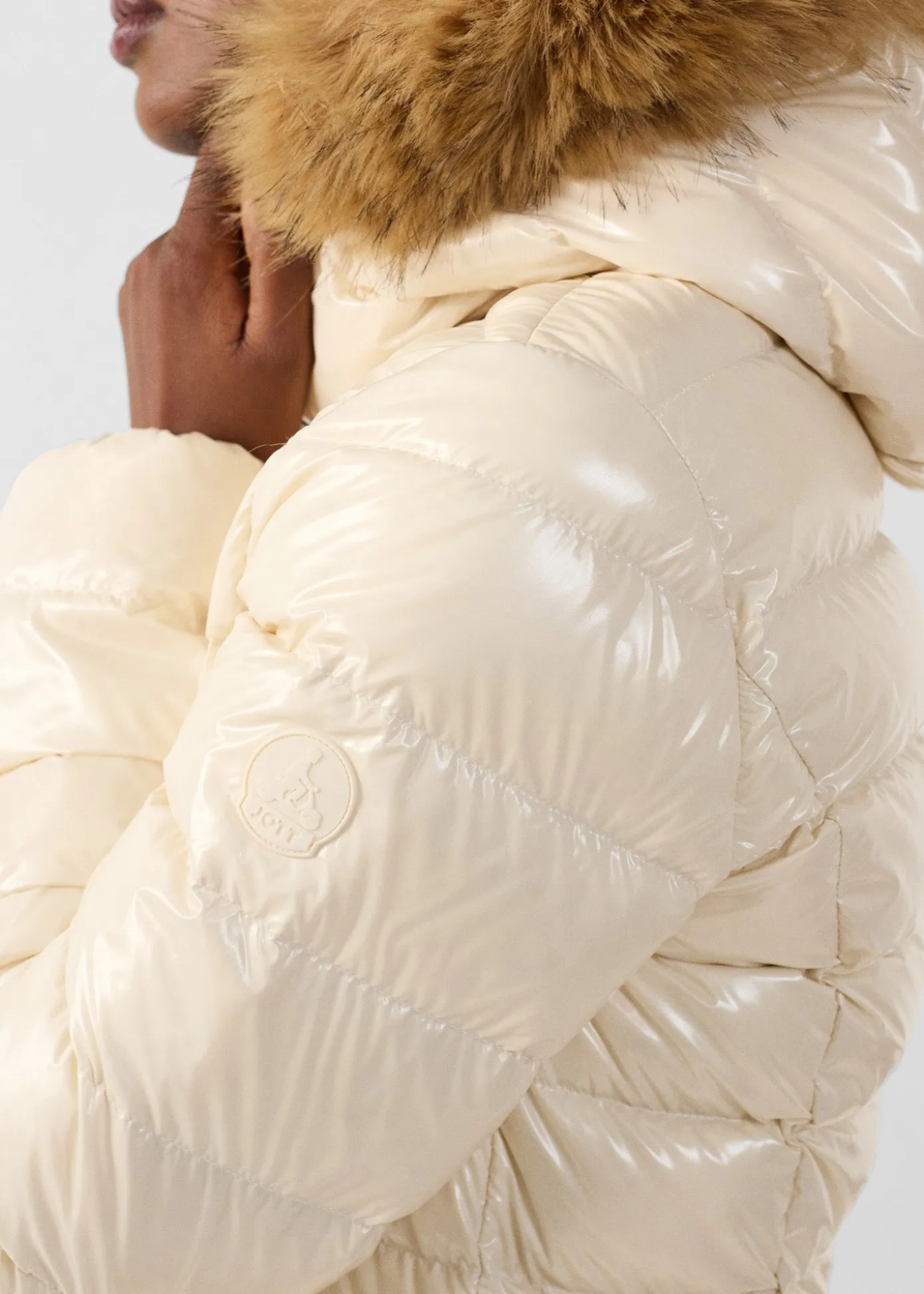 Doudoune à capuche Grand Froid Naturel Luxe laquée