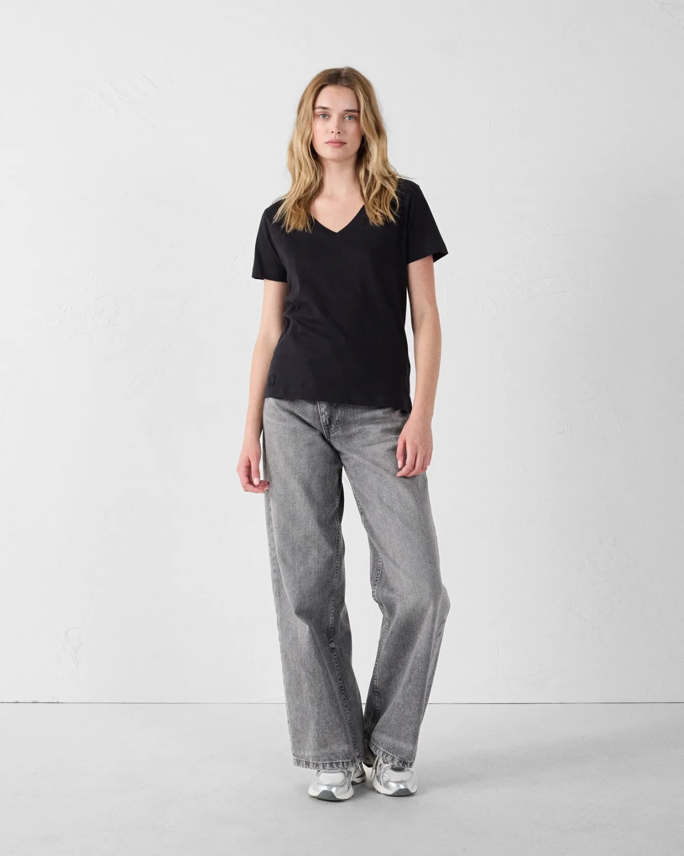 T-Shirt col V Noir Sofy